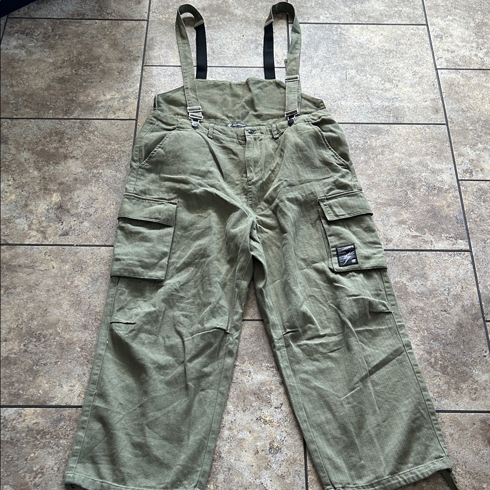 Cocoonrebirth Olive Cargo Pants for Men - Picture 6 of 10